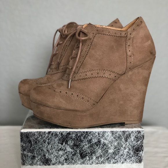 Faux suede wedge booties Forever 21 - Picture 3 of 4